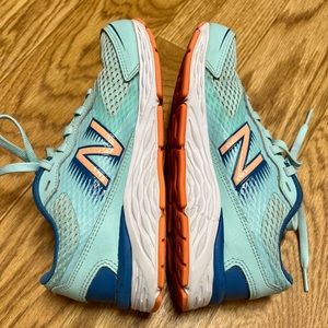 New Balance V6 680 Shoes, Big Girl/Preteen sz 4, AquaBlue wBlue&Peach, Excellent